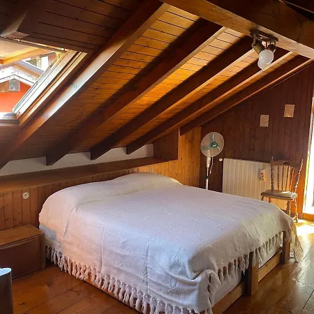 Apartamento Casa Maggiore Tavern, Living Room, Attic, Bathroom